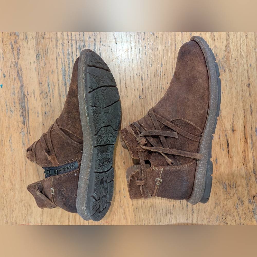 Born Tarkiln F59106 Brown Leather Distressed Ankle Boots in Women's Size 9.5